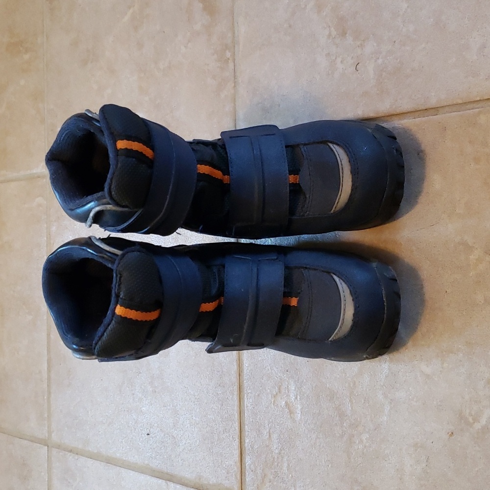 Boy's Snow Boots, size youth 11